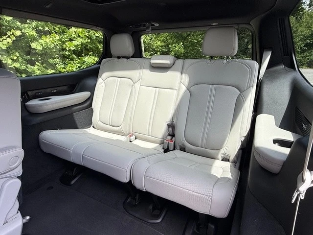 2026 Jeep WS Wagoneer - Image 19 of 31