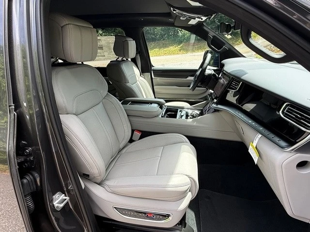 2026 Jeep WS Wagoneer - Image 28 of 31