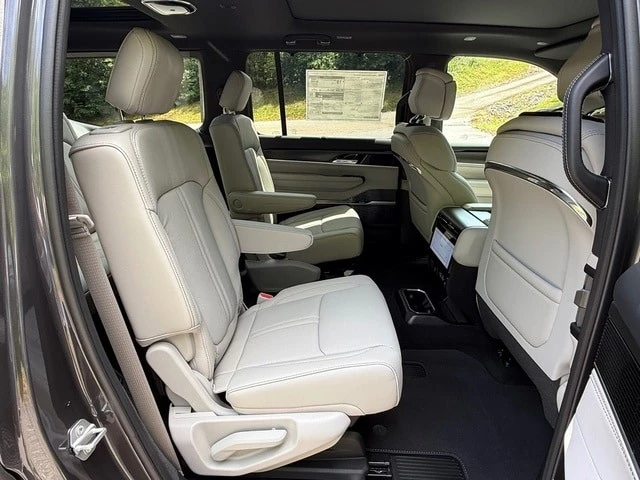 2026 Jeep WS Wagoneer - Image 27 of 31