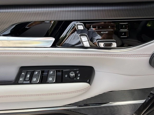 2026 Jeep WS Wagoneer - Image 15 of 31
