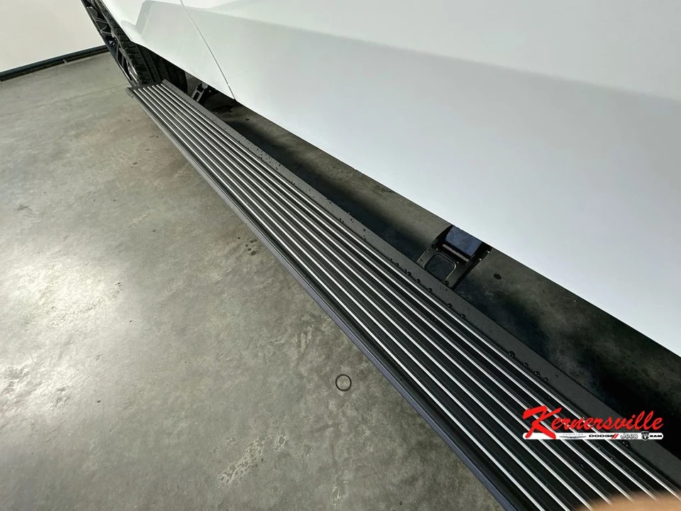 2026 Jeep WS Wagoneer - Image 22 of 23