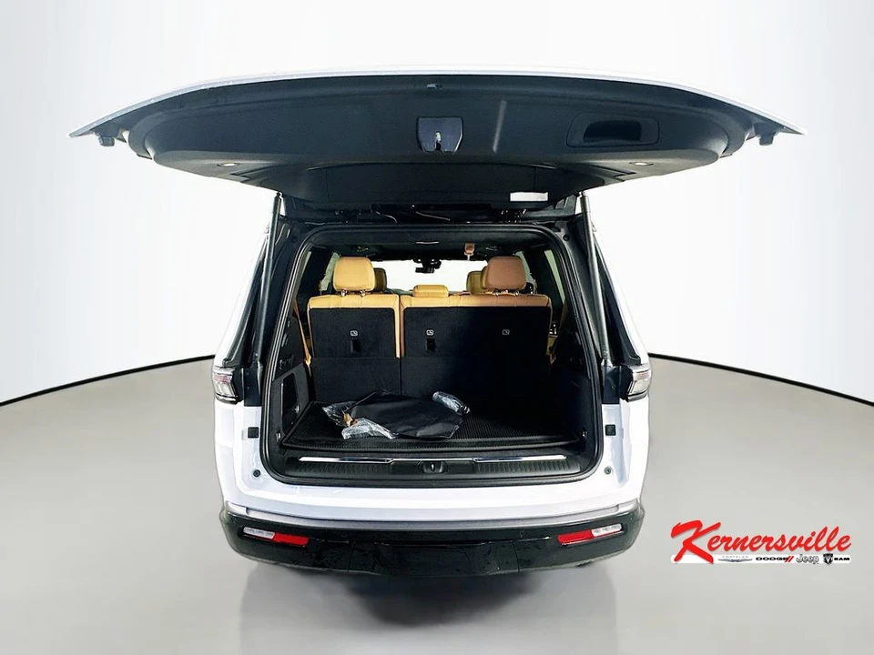 2026 Jeep WS Wagoneer - Image 16 of 24