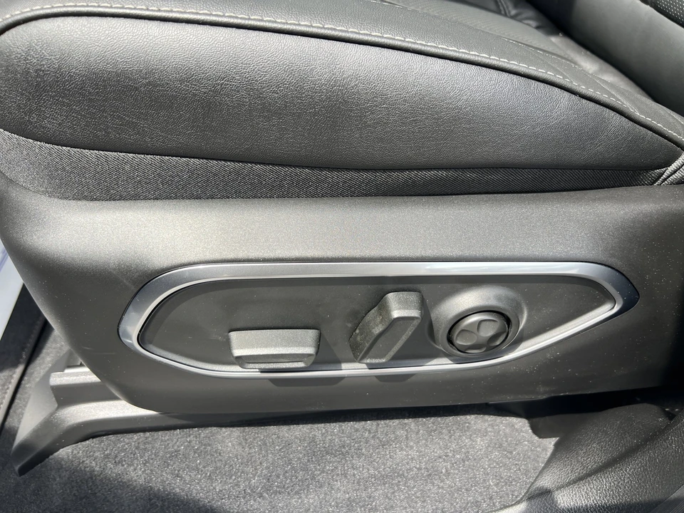 2026 Jeep WS Wagoneer - Image 23 of 31