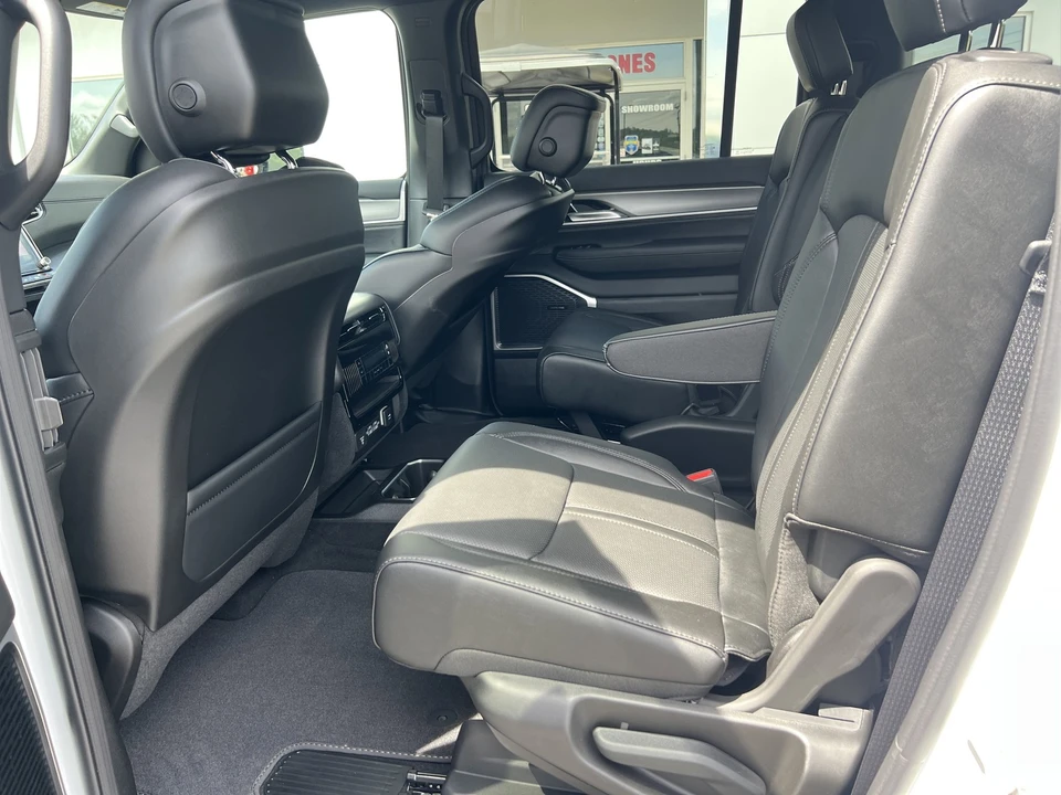 2026 Jeep WS Wagoneer - Image 16 of 31