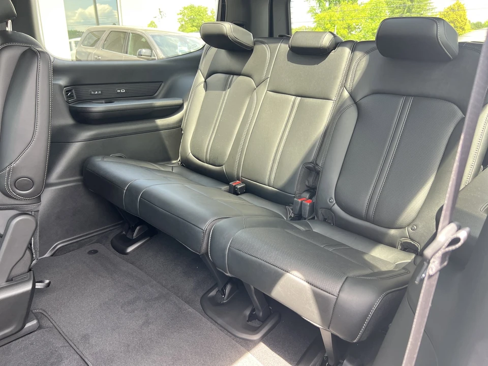 2026 Jeep WS Wagoneer - Image 14 of 31