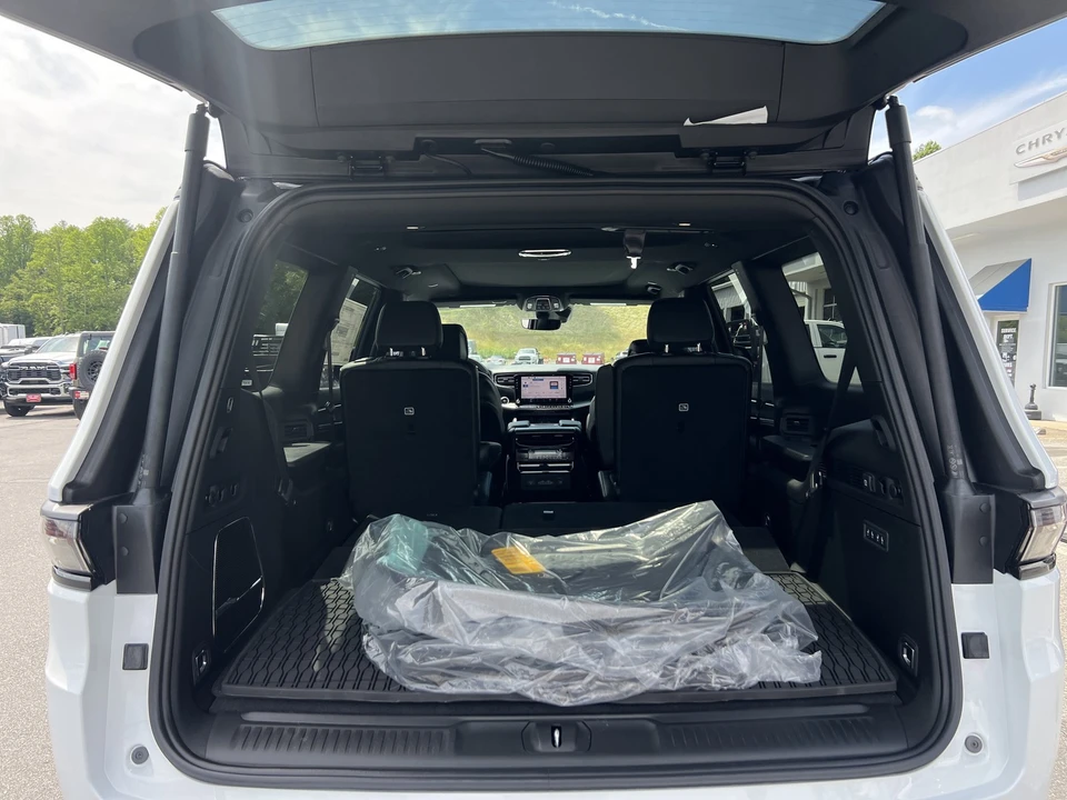 2026 Jeep WS Wagoneer - Image 13 of 31