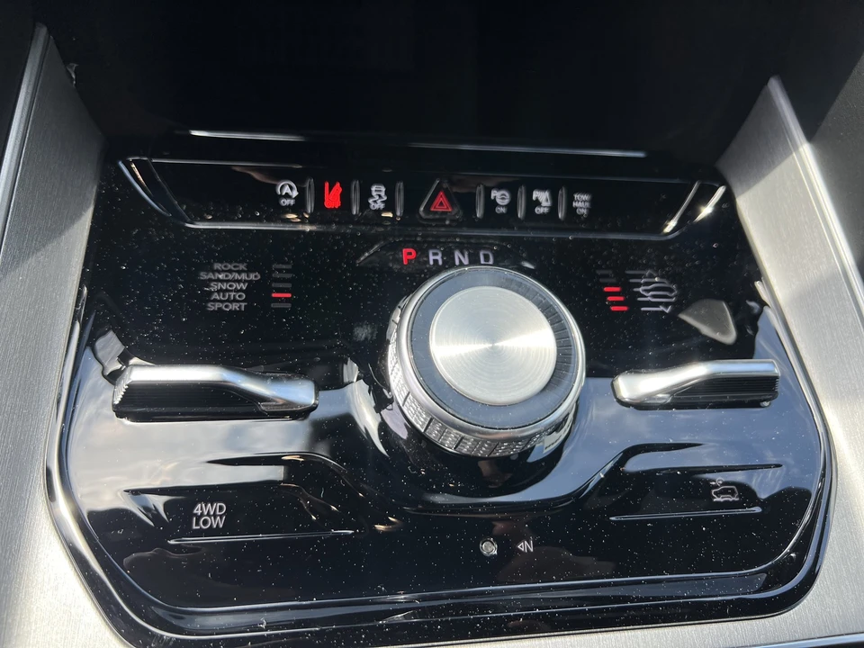 2026 Jeep WS Wagoneer - Image 29 of 31