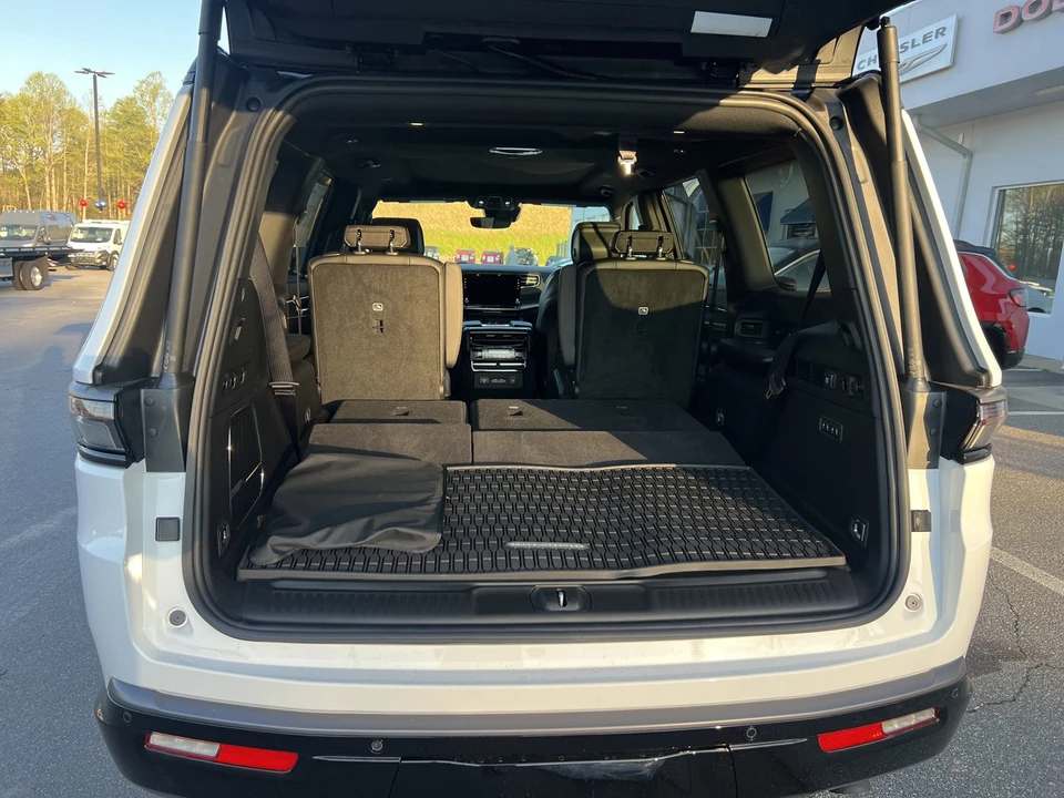 2026 Jeep WS Wagoneer - Image 10 of 31