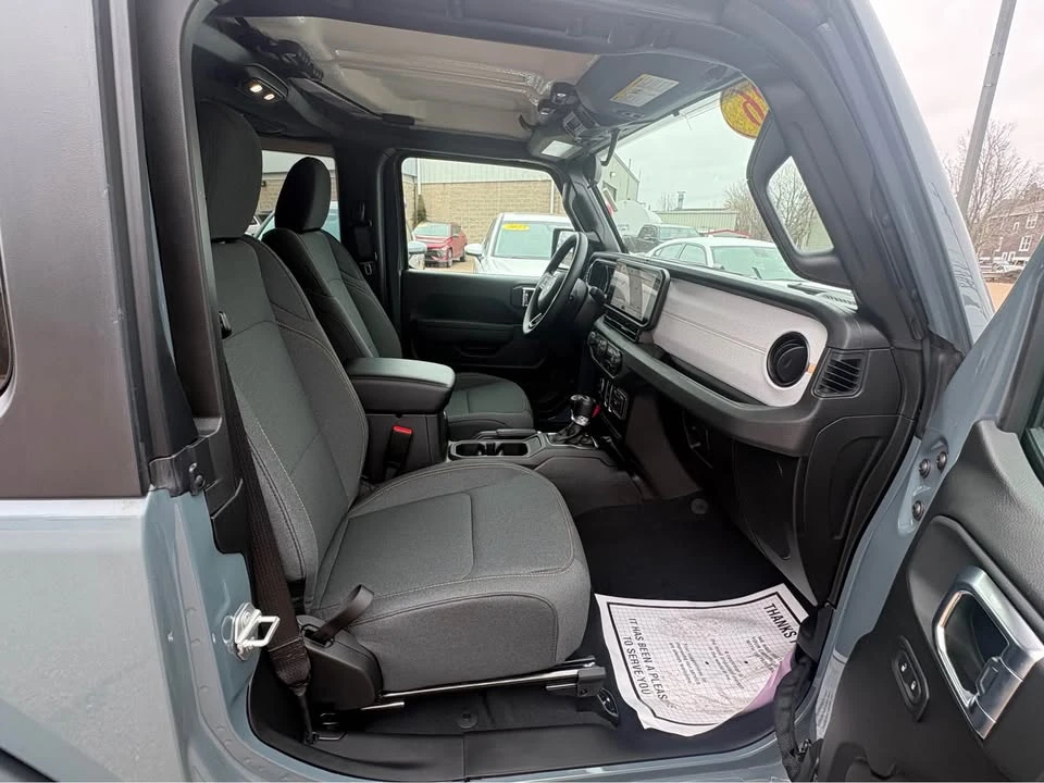 2026 Jeep JL Wrangler - Image 15 of 16