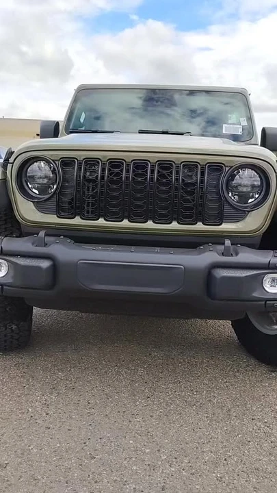 2026 Jeep JL Wrangler - Image 7 of 7