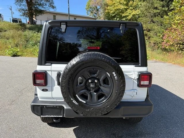 2026 Jeep JL Wrangler - Image 8 of 31