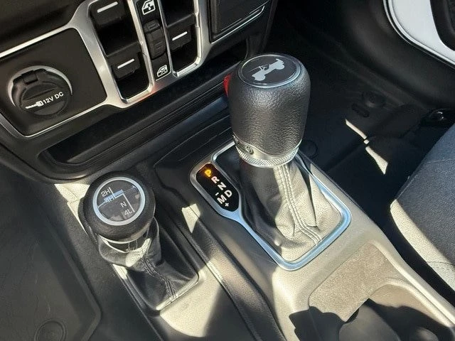 2026 Jeep JL Wrangler - Image 26 of 31