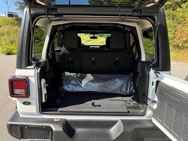 2026 Jeep JL Wrangler - Image 17 of 31