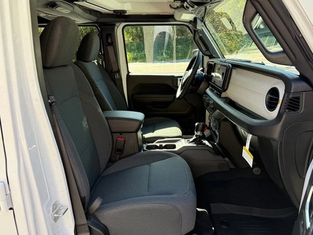2026 Jeep JL Wrangler - Image 20 of 31
