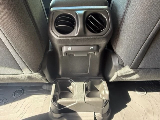 2026 Jeep JL Wrangler - Image 16 of 31