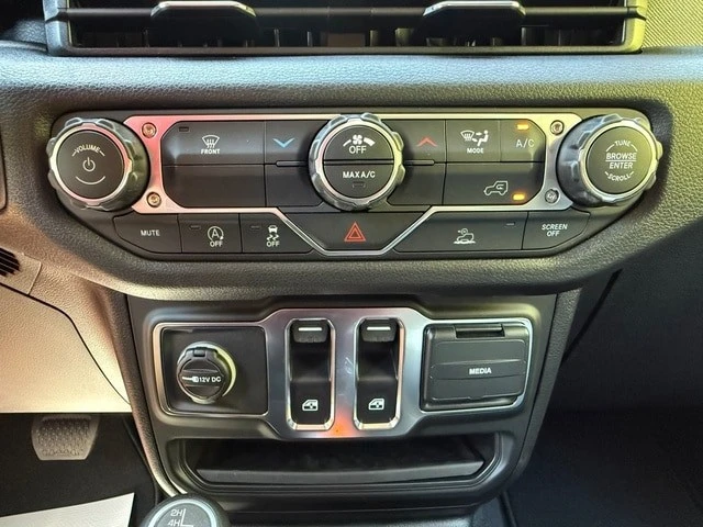 2026 Jeep JL Wrangler - Image 22 of 28
