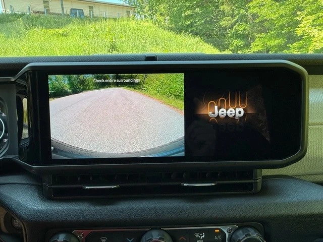2026 Jeep JL Wrangler - Image 21 of 28