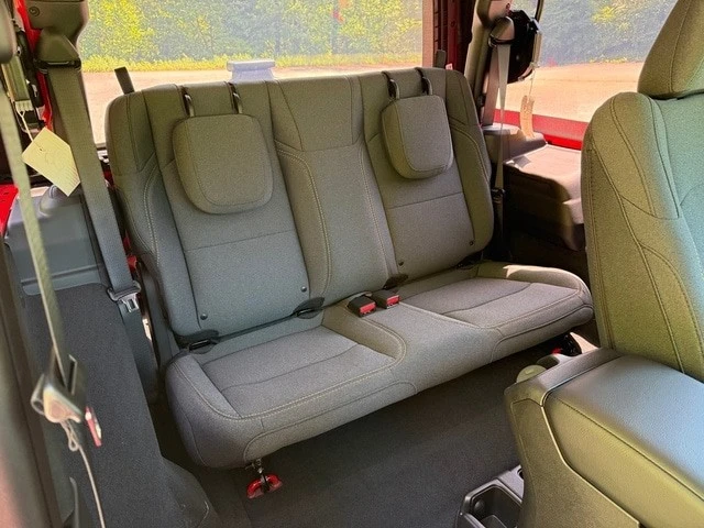 2026 Jeep JL Wrangler - Image 16 of 28