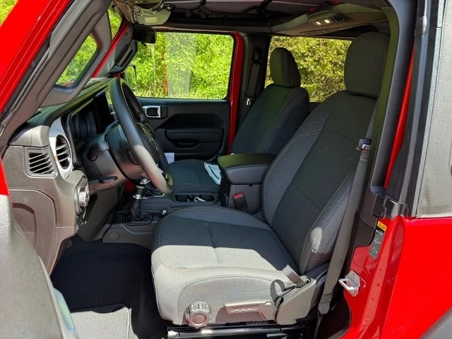 2026 Jeep JL Wrangler - Image 11 of 28