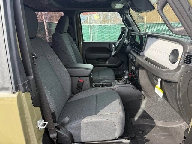 2026 Jeep JL Wrangler - Image 17 of 21