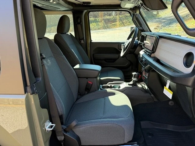 2026 Jeep JL Wrangler - Image 17 of 28