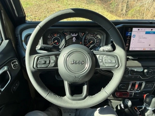 2026 Jeep JL Wrangler - Image 18 of 28