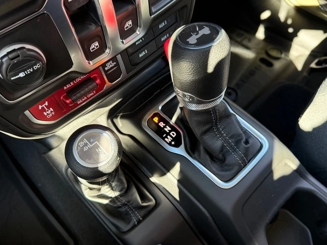 2026 Jeep JL Wrangler - Image 23 of 28
