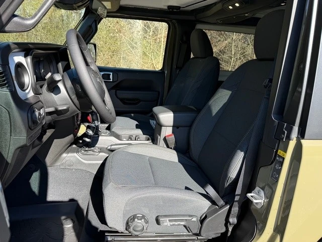 2026 Jeep JL Wrangler - Image 11 of 28