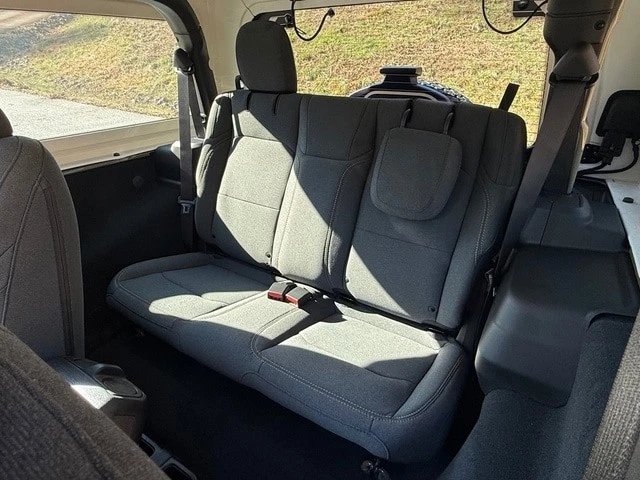 2026 Jeep JL Wrangler - Image 14 of 28