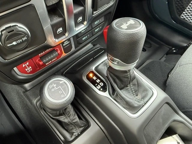 2026 Jeep JL Wrangler - Image 23 of 28