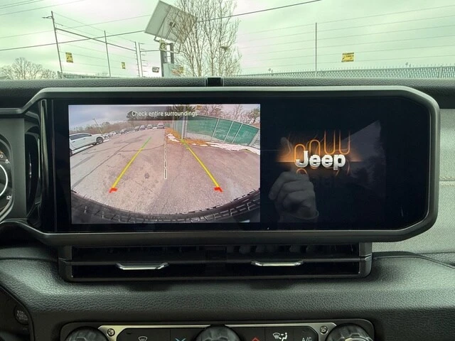 2026 Jeep JL Wrangler - Image 21 of 28