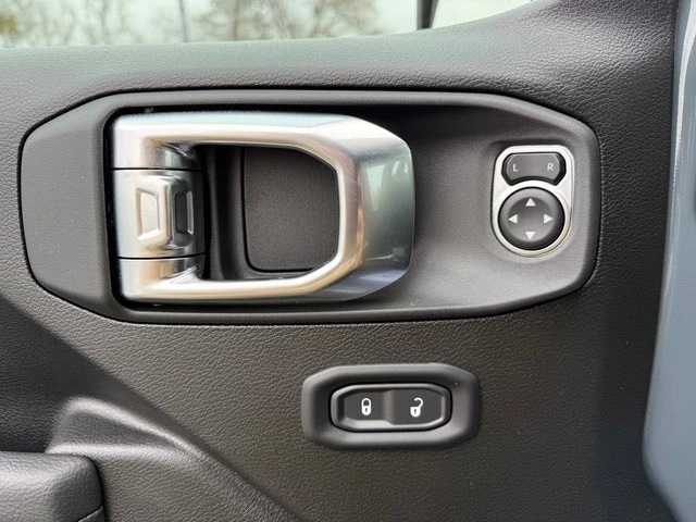 2026 Jeep JL Wrangler - Image 12 of 21