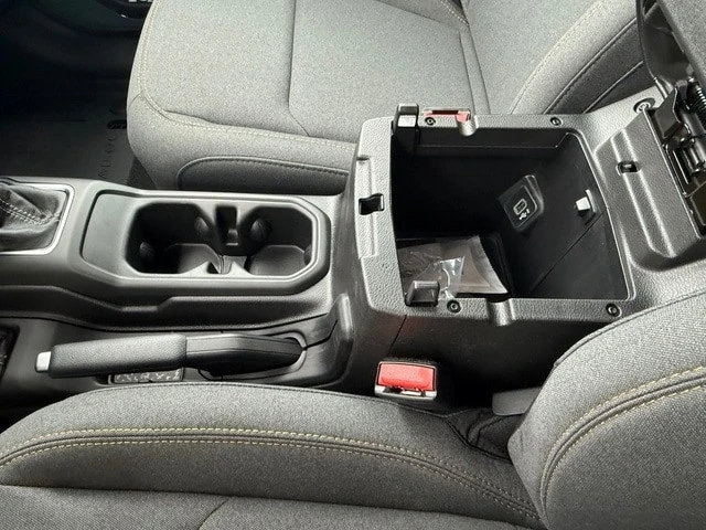 2026 Jeep JL Wrangler - Image 25 of 28
