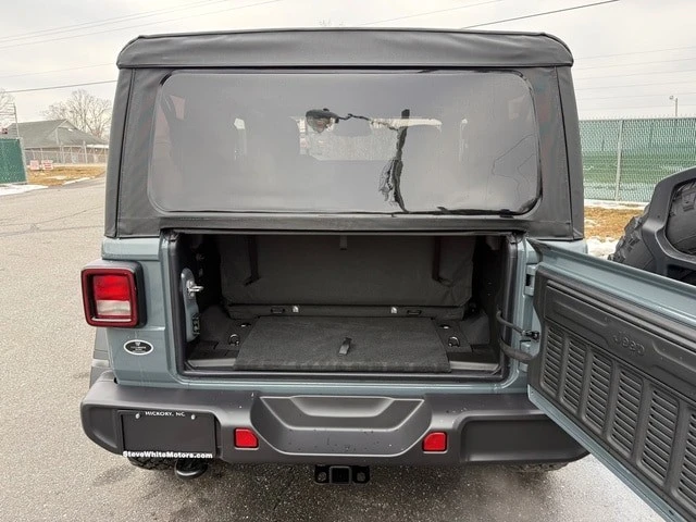 2026 Jeep JL Wrangler - Image 15 of 21