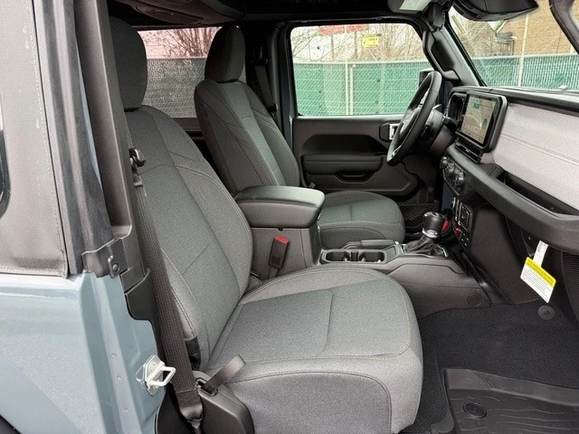 2026 Jeep JL Wrangler - Image 17 of 28