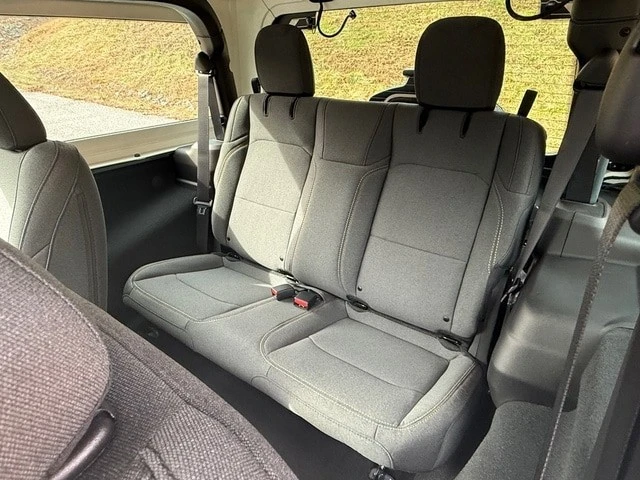 2026 Jeep JL Wrangler - Image 14 of 24