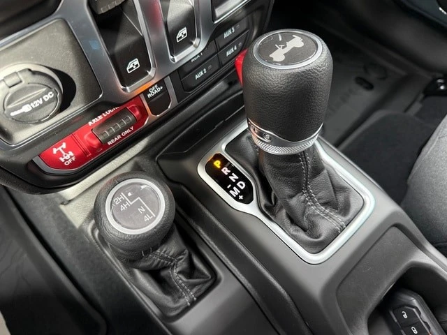 2026 Jeep JL Wrangler - Image 21 of 24