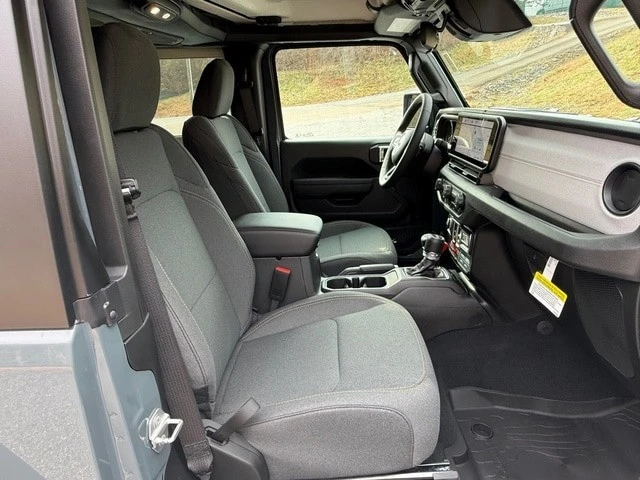 2026 Jeep JL Wrangler - Image 17 of 24