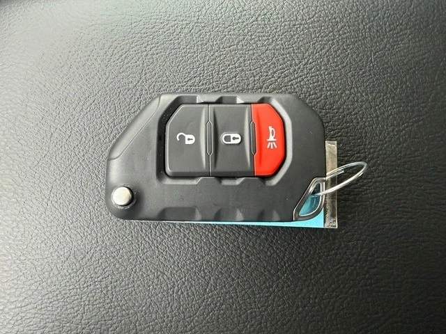 2026 Jeep JL Wrangler - Image 23 of 24