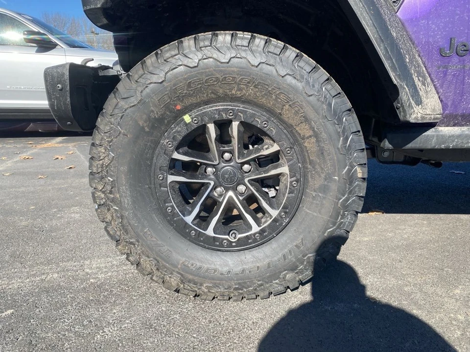 2026 Jeep JL Wrangler - Image 9 of 12