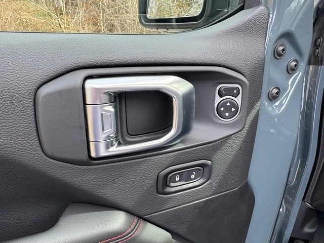 2026 Jeep JL Wrangler - Image 17 of 21