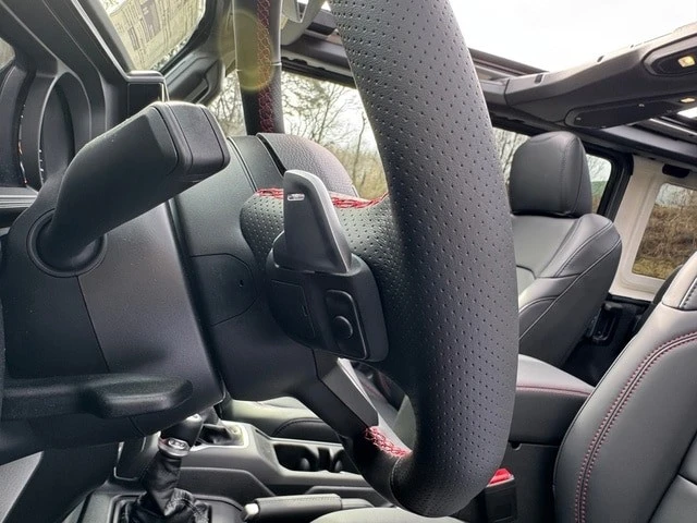 2026 Jeep JL Wrangler - Image 18 of 21