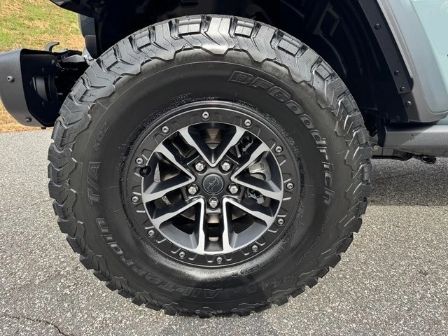 2026 Jeep JL Wrangler - Image 11 of 21