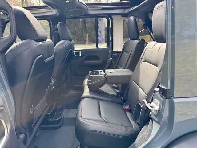 2026 Jeep JL Wrangler - Image 19 of 21