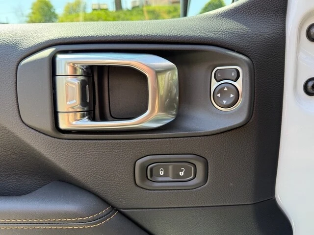2026 Jeep JL Wrangler - Image 12 of 21