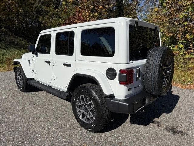 2026 Jeep JL Wrangler - Image 9 of 21