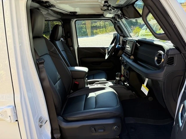 2026 Jeep JL Wrangler - Image 21 of 21
