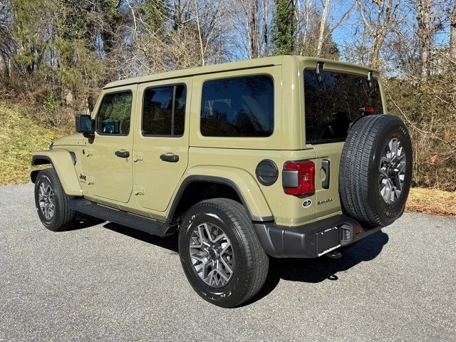 2026 Jeep JL Wrangler - Image 9 of 31