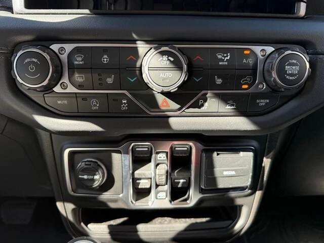 2026 Jeep JL Wrangler - Image 26 of 31