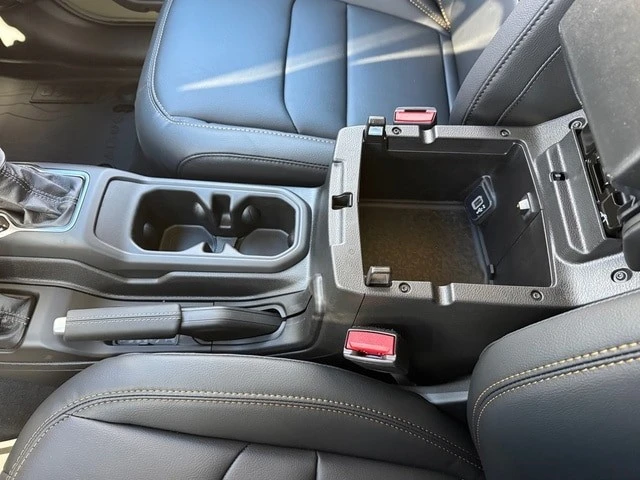 2026 Jeep JL Wrangler - Image 29 of 31